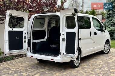 Минивэн Nissan NV200 2014 в 