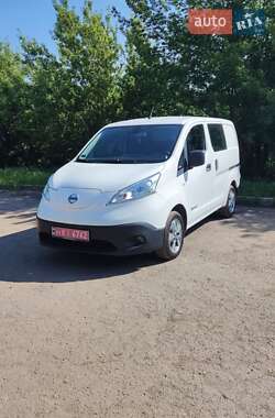 Вантажний фургон Nissan NV200 2016 в Кривому Розі