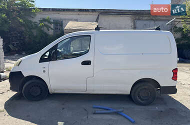Вантажний фургон Nissan NV200 2015 в Дніпрі