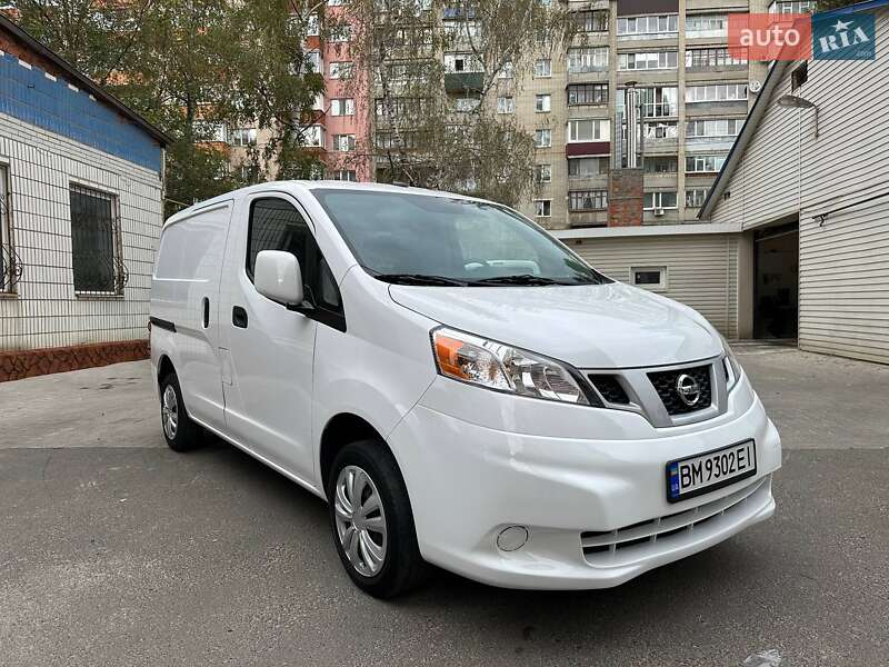 Nissan NV200 2021