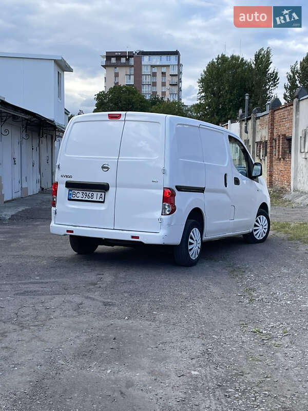 Грузовой фургон Nissan NV200 2016 в Львове