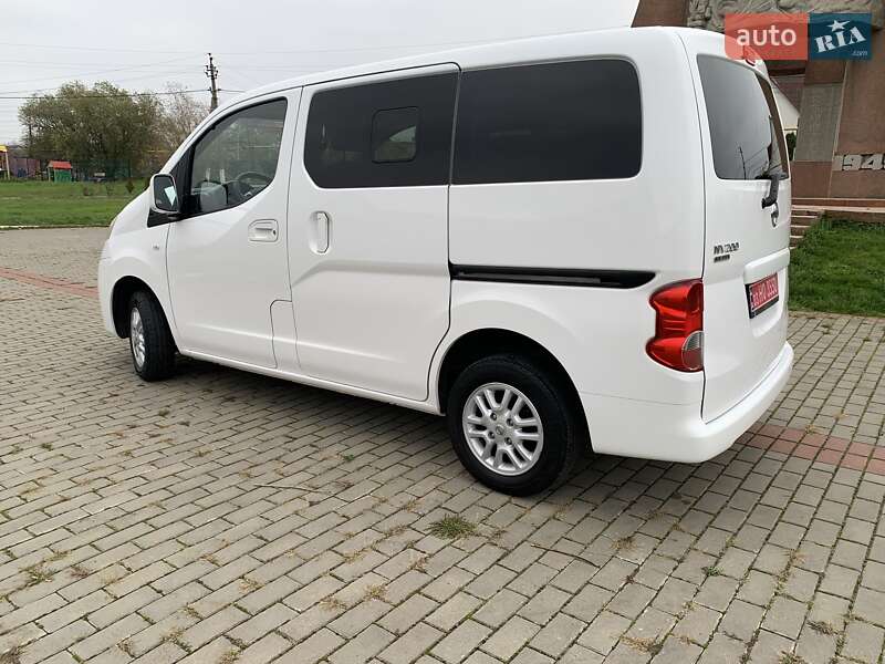 Мінівен Nissan NV200 2015 в Одесі