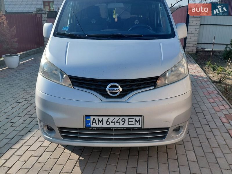 Nissan NV200 2011