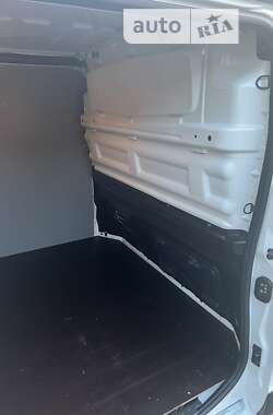 Вантажний фургон Nissan NV300 2018 в 