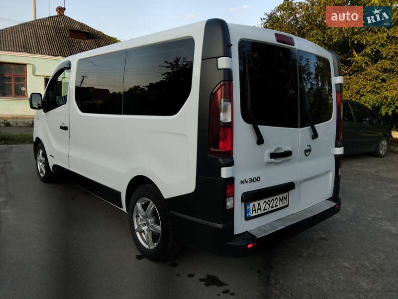 Мінівен Nissan NV300 2017 в Володимирі