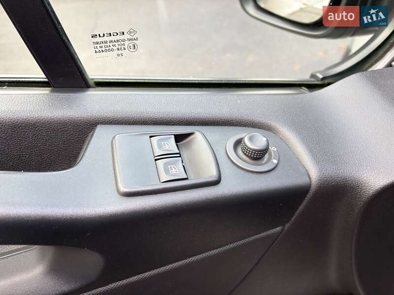 Мінівен Nissan NV300 2020 в Луцьку