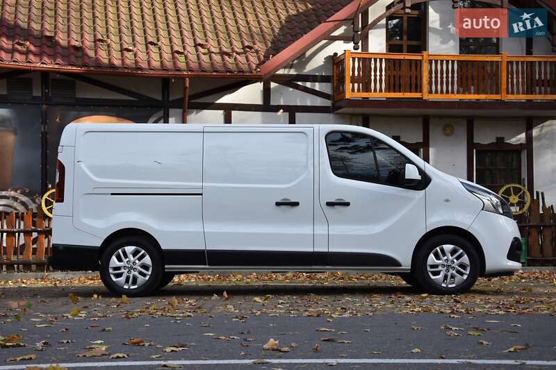 Вантажний фургон Nissan NV300 2021 в Львові