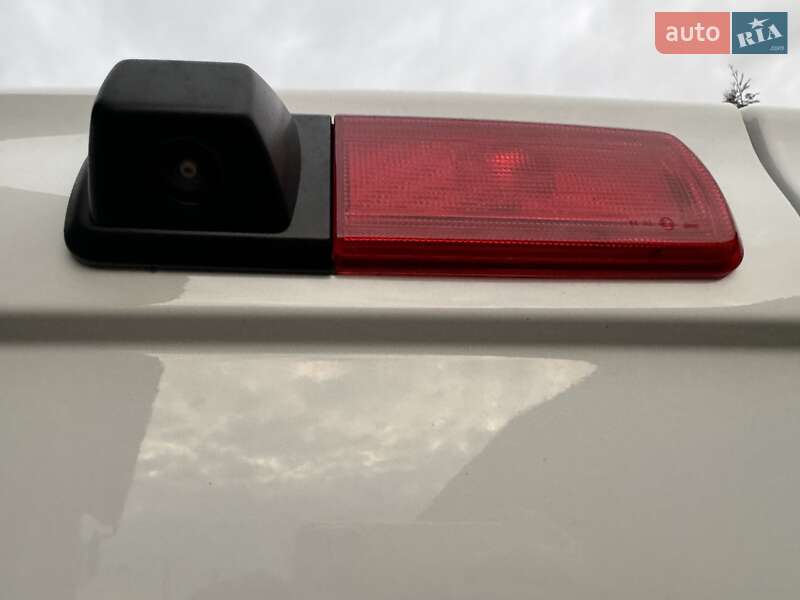 Вантажний фургон Nissan NV300 2021 в Львові