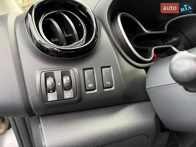 Минивэн Nissan NV300 2020 в Луцке фото 9 Минивэн Nissan NV300 2020 в Луцке