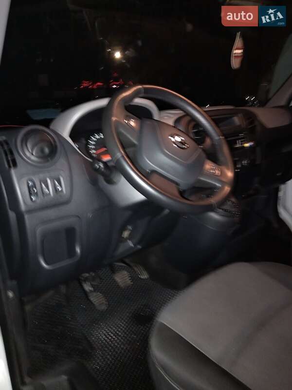 Мікроавтобус Nissan NV400 2017 в Запоріжжі