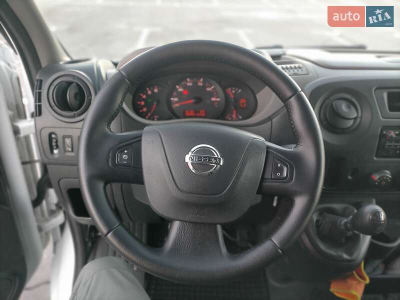 Грузовой фургон Nissan NV400 2017 в Львове