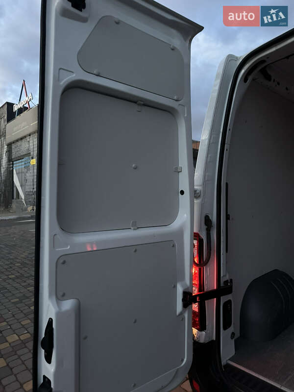 Вантажний фургон Nissan NV400 2020 в Луцьку