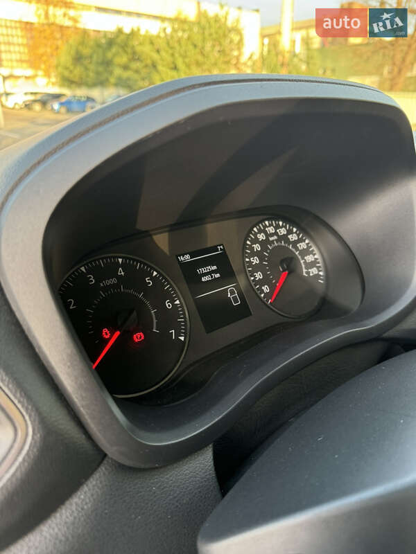 Вантажний фургон Nissan NV400 2020 в Луцьку