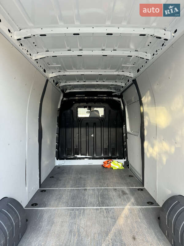 Вантажний фургон Nissan NV400 2020 в Луцьку