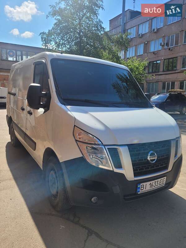 Nissan NV400 2016