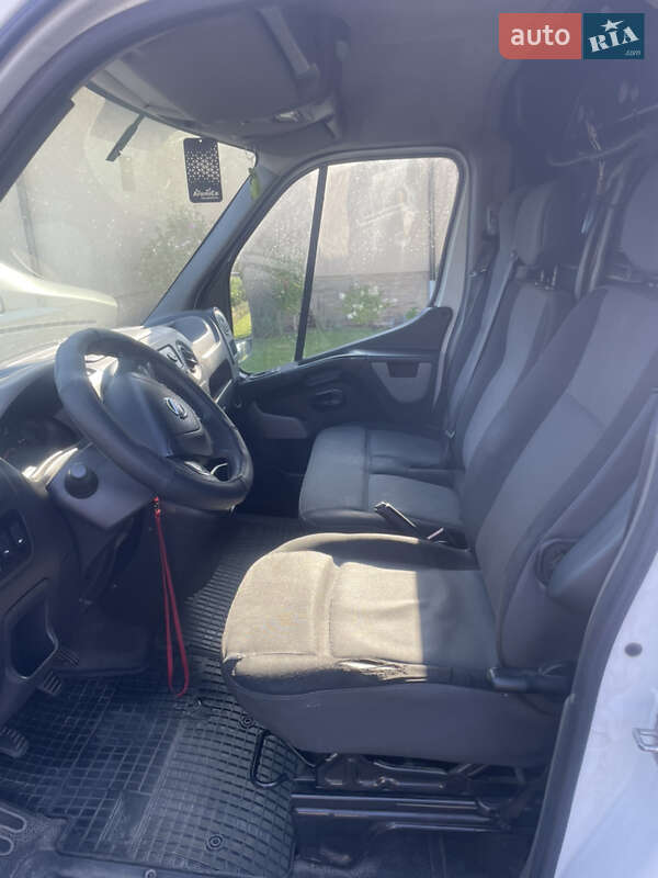 Рефрижератор Nissan NV400 2015 в Львові