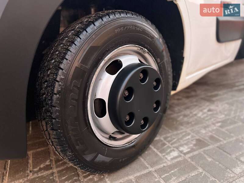 Тентований Nissan NV400 2013 в Ковелі