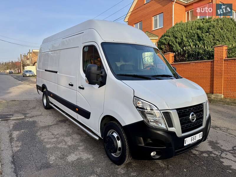 Nissan NV400 2019