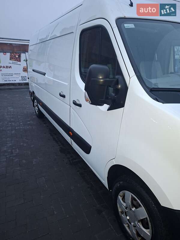 Вантажний фургон Nissan NV400 2016 в Лубнах