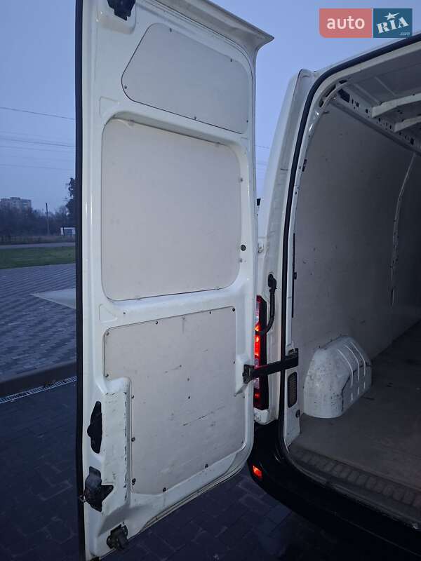 Вантажний фургон Nissan NV400 2016 в Лубнах