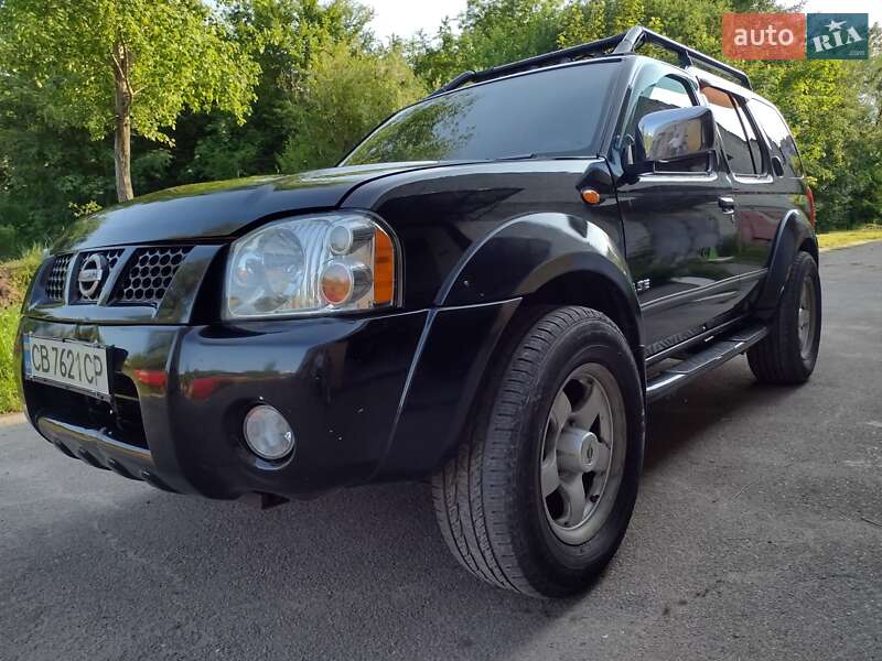 Внедорожник / Кроссовер Nissan Paladin 2005 в 