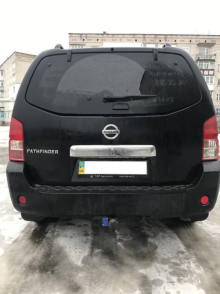 Позашляховик / Кросовер Nissan Pathfinder 2005 в Києві