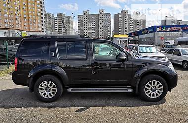 Позашляховик / Кросовер Nissan Pathfinder 2012 в 