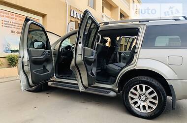 Позашляховик / Кросовер Nissan Pathfinder 2012 в 