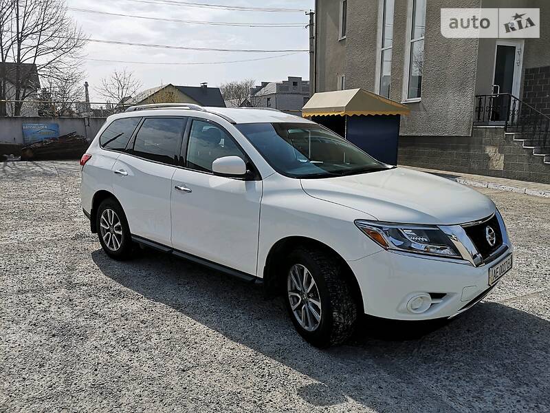 Позашляховик / Кросовер Nissan Pathfinder 2016 в 