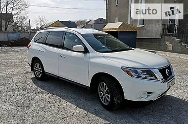Позашляховик / Кросовер Nissan Pathfinder 2016 в 