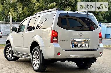 Позашляховик / Кросовер Nissan Pathfinder 2013 в 