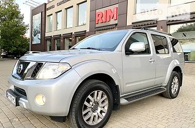 Позашляховик / Кросовер Nissan Pathfinder 2013 в 
