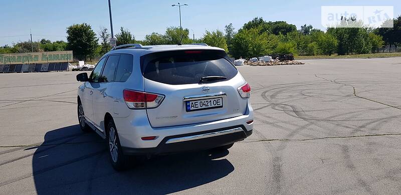Позашляховик / Кросовер Nissan Pathfinder 2016 в Дніпрі
