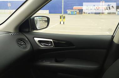 Позашляховик / Кросовер Nissan Pathfinder 2018 в Сумах