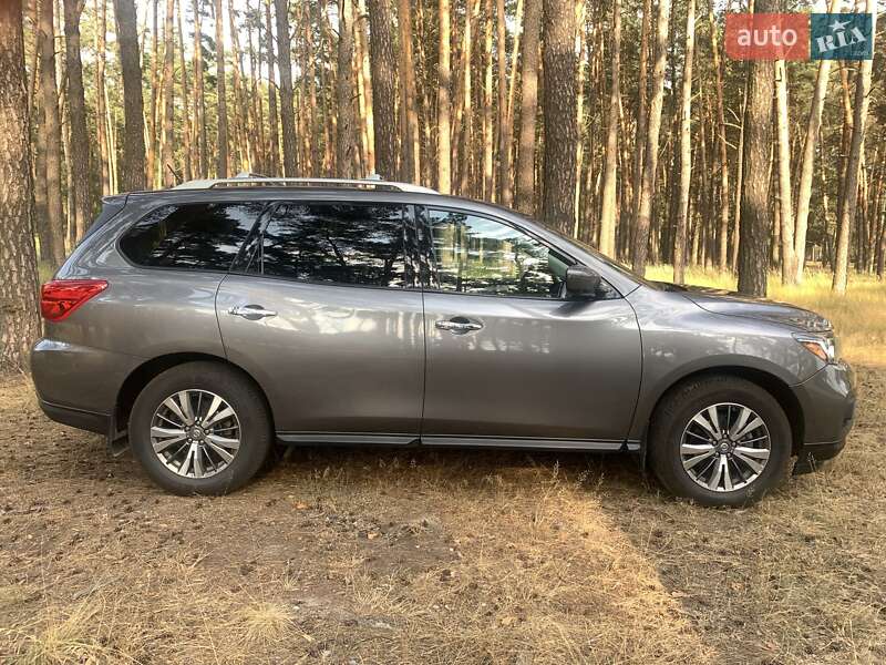 Позашляховик / Кросовер Nissan Pathfinder 2018 в Чернігові фото 4 Позашляховик / Кросовер Nissan Pathfinder 2018 в Чернігові