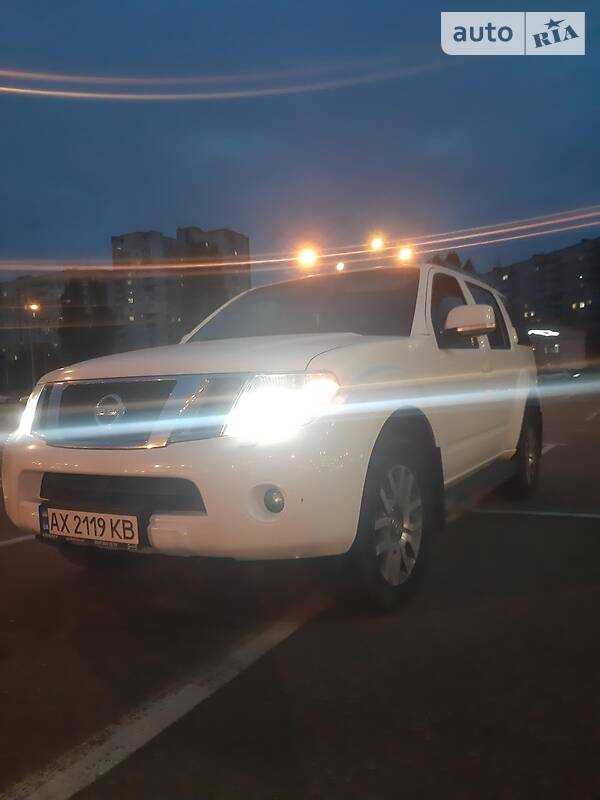 Внедорожник / Кроссовер Nissan Pathfinder 2010 в Харькове