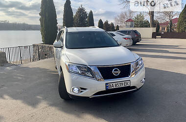 Внедорожник / Кроссовер Nissan Pathfinder 2015 в Кропивницком