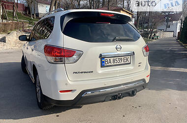 Внедорожник / Кроссовер Nissan Pathfinder 2015 в Кропивницком