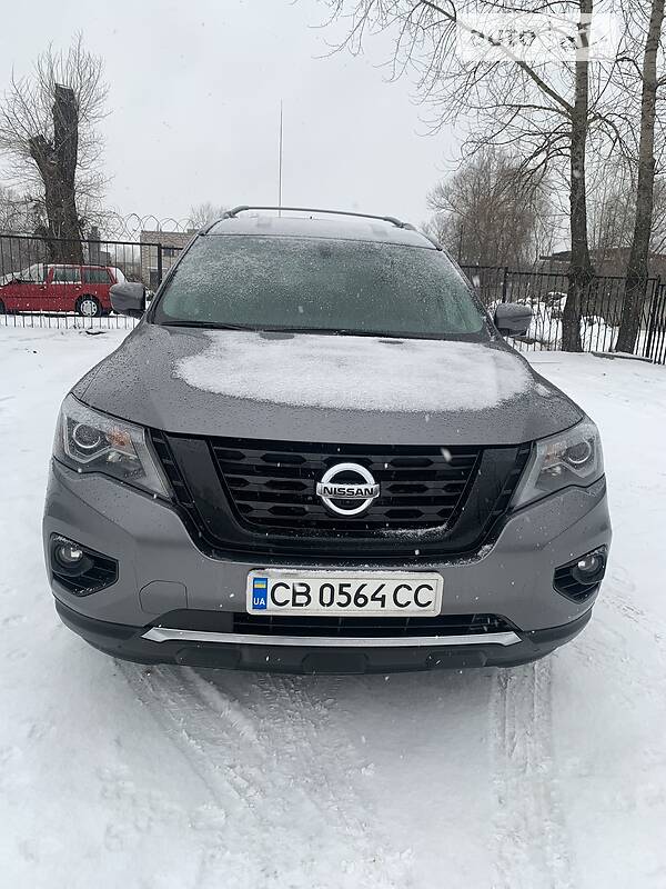 Внедорожник / Кроссовер Nissan Pathfinder 2018 в Чернигове