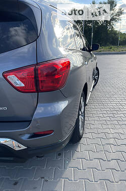 Позашляховик / Кросовер Nissan Pathfinder 2019 в 