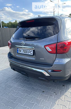 Позашляховик / Кросовер Nissan Pathfinder 2019 в 