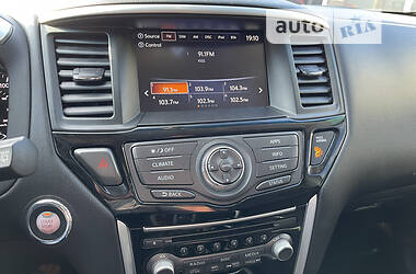 Позашляховик / Кросовер Nissan Pathfinder 2019 в 
