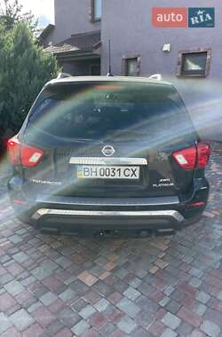 Внедорожник / Кроссовер Nissan Pathfinder 2017 в Борисполе