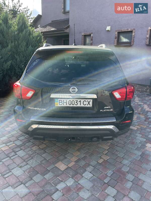 Позашляховик / Кросовер Nissan Pathfinder 2017 в Борисполі