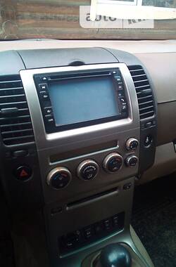 Внедорожник / Кроссовер Nissan Pathfinder 2006 в Яремче