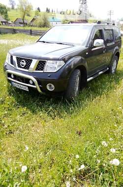 Внедорожник / Кроссовер Nissan Pathfinder 2006 в Яремче