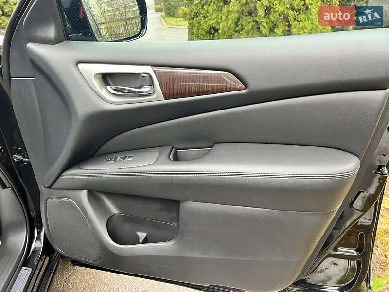 Внедорожник / Кроссовер Nissan Pathfinder 2014 в Ровно