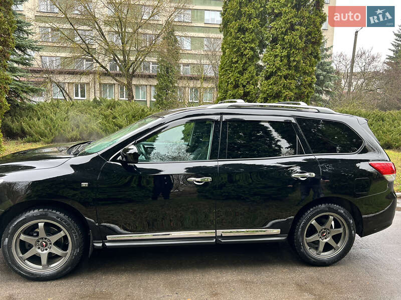 Внедорожник / Кроссовер Nissan Pathfinder 2014 в Ровно