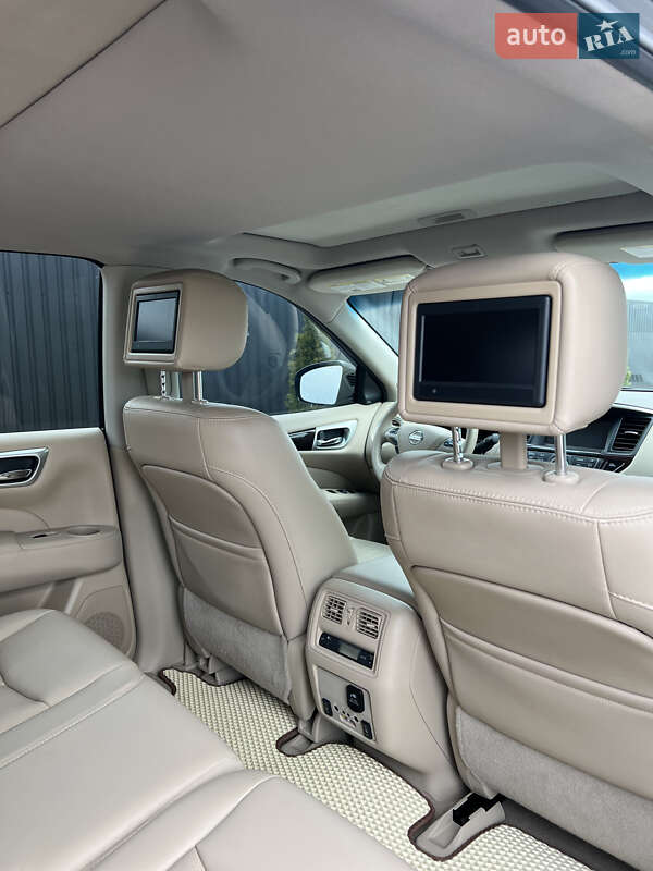 Внедорожник / Кроссовер Nissan Pathfinder 2015 в Тернополе