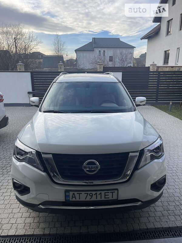 Внедорожник / Кроссовер Nissan Pathfinder 2019 в Ивано-Франковске
